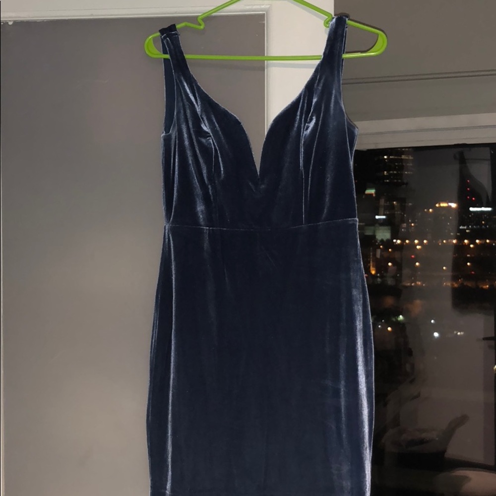Express velvet deep v dress - Picture 6 of 6